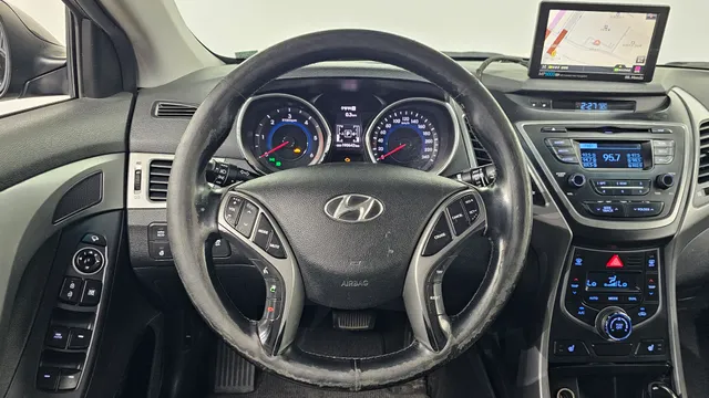 Hyundai Elantra (Avante)