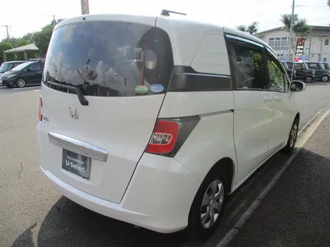 Honda Freed Spike