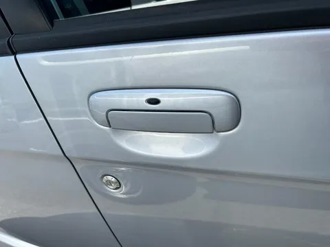 Mitsubishi I