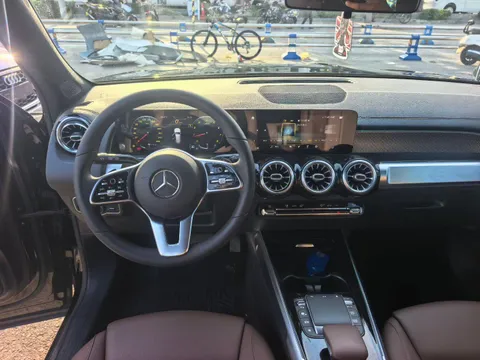 Mercedes-Benz Mercedes-Benz GLB