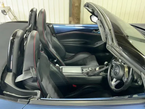 Mazda MX-5 (Roadster)