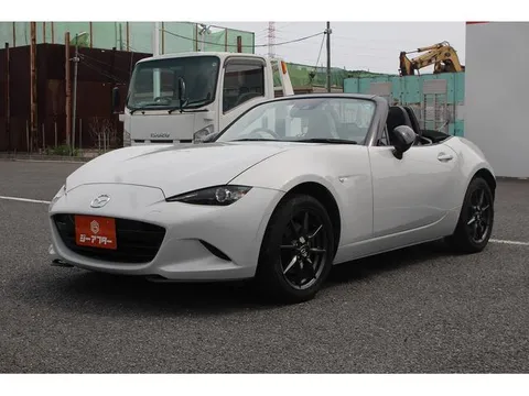 Mazda MX-5 (Roadster)