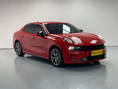 Lynk & Co 03