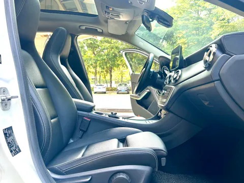 Mercedes-Benz Mercedes-Benz GLA