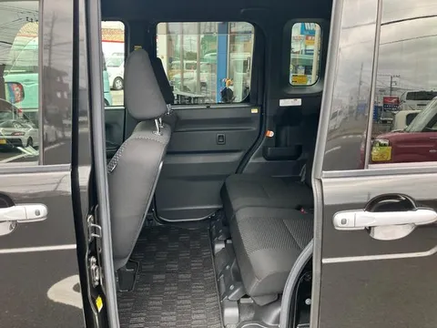 Toyota Pixis Mega