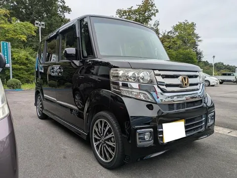 Honda N-BOX Custom