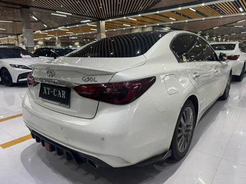 Infiniti Q50L