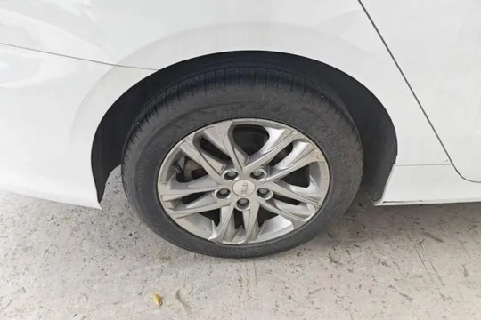 Geely Binray