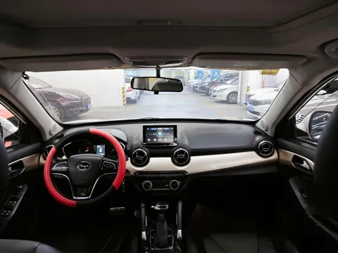 BAIC Q35