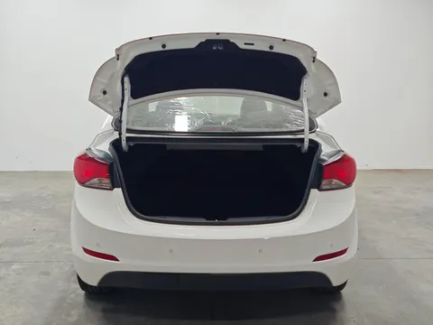 Hyundai Elantra (Avante)
