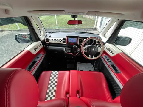 Honda N-BOX Slash