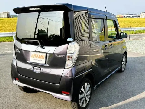 Mitsubishi eK Space Custom