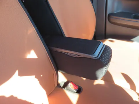 Toyota Pixis Mega