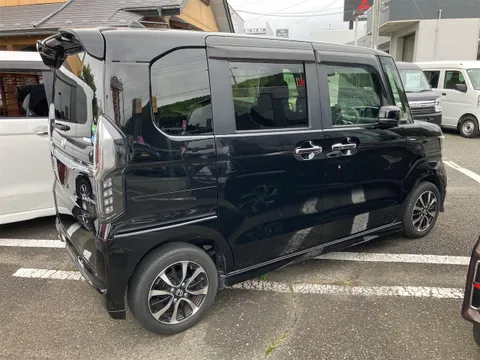Honda N-BOX Custom