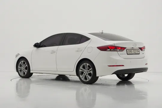 Hyundai Elantra (Avante)