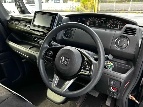 Honda N-BOX Custom