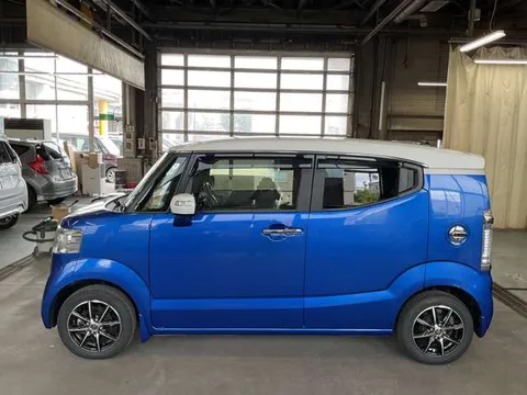 Honda N-BOX Slash