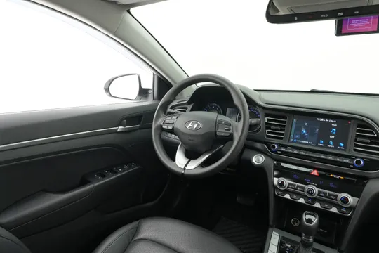 Hyundai Elantra (Avante)