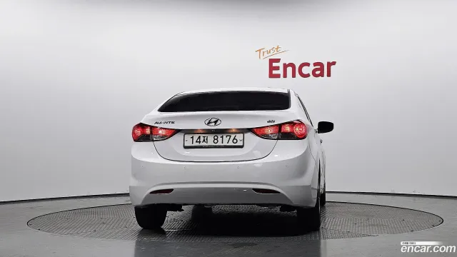 Hyundai Elantra (Avante)