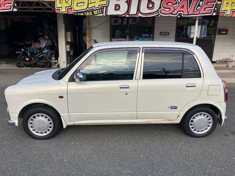 Daihatsu Mira Gino