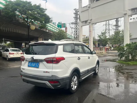 BAIC S3