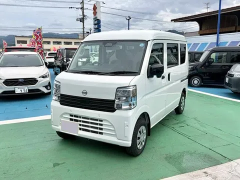 Nissan Clipper Van