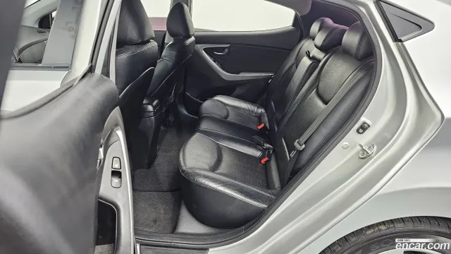 Hyundai Elantra (Avante)