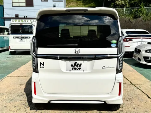 Honda N-BOX Custom