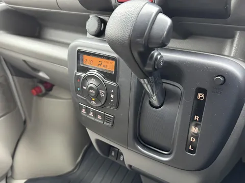 Nissan Clipper Van