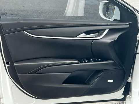 Cadillac XTS