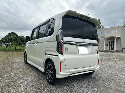 Honda N-BOX Custom