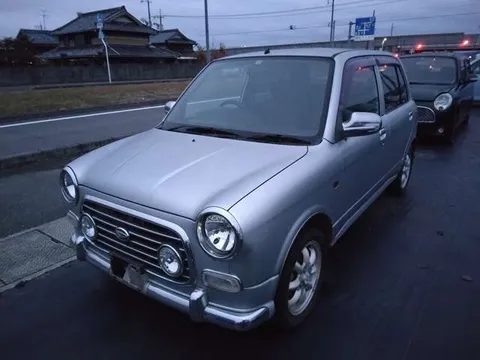 Daihatsu Mira Gino
