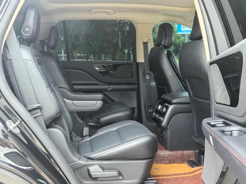 Lincoln Aviator