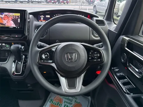 Honda N-BOX Custom