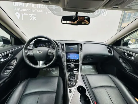 Infiniti Q50L