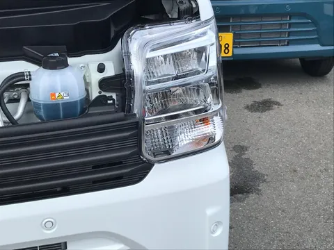Nissan Clipper Van