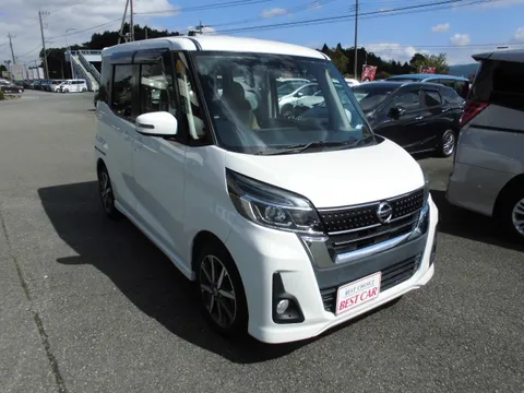 Nissan Dayz Roox
