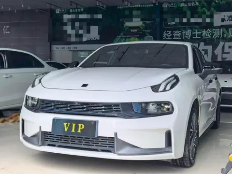 Lynk & Co 03