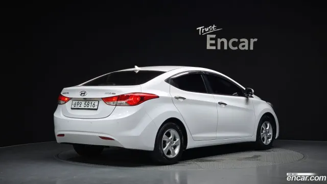 Hyundai Elantra (Avante)