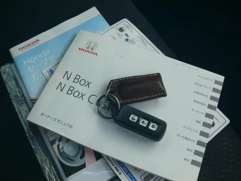 Honda N-BOX Custom