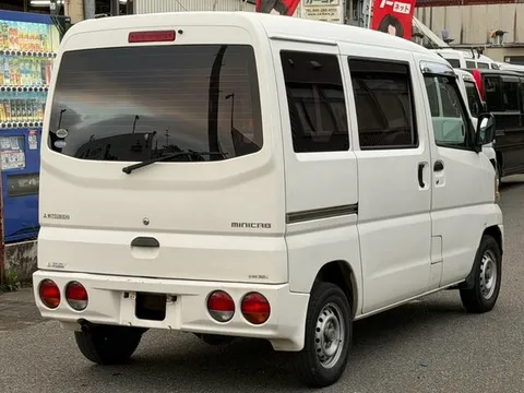 Mitsubishi Minicab Van