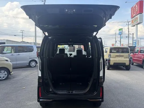 Honda N-BOX Custom