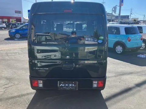 Mitsubishi Minicab Van