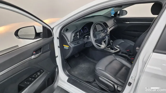 Hyundai Elantra (Avante)