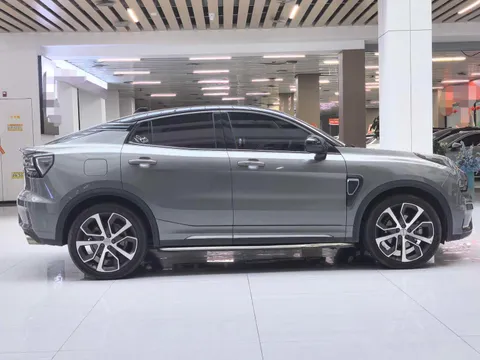 Lynk & Co 05