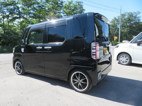 Toyota Pixis Mega