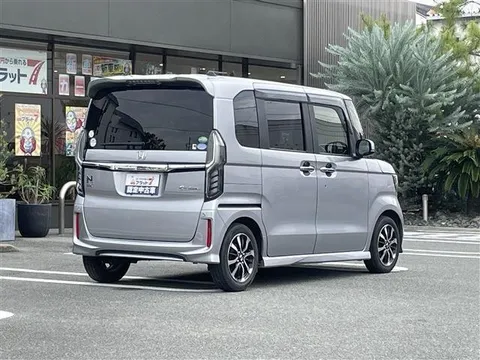 Honda N-BOX Custom