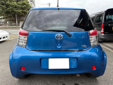 Toyota iQ