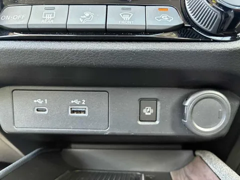 Nissan Note Aura