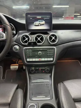 Mercedes-Benz Mercedes-Benz GLA